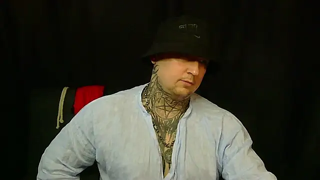 devilWithTats online show from July 12, 11:45 am