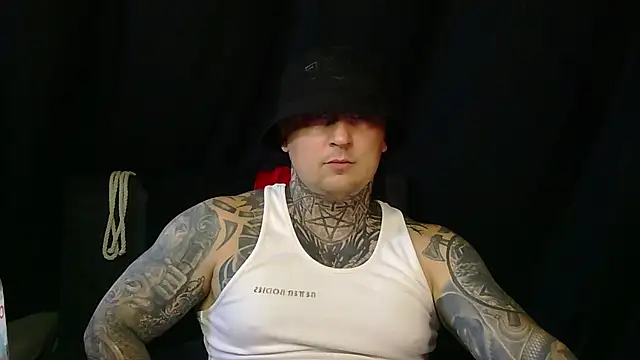 devilWithTats online show from August 1, 10:36 am