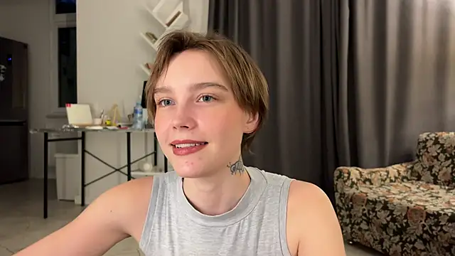 Lolatatee online show from June 6, 5:06 pm