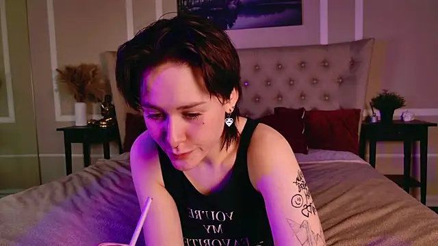 BlackLunaa online show from March 3, 3:40 pm