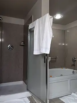 VelvetRae online show from March 3, 7:36 am