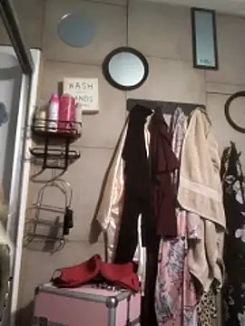 VelvetRae online show from March 15, 7:47 am