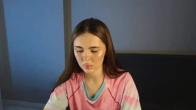 SheilaHigh online show from March 3, 3:40 pm