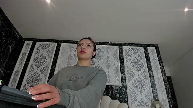 AngelinaAustin online show from April 30, 1:06 pm