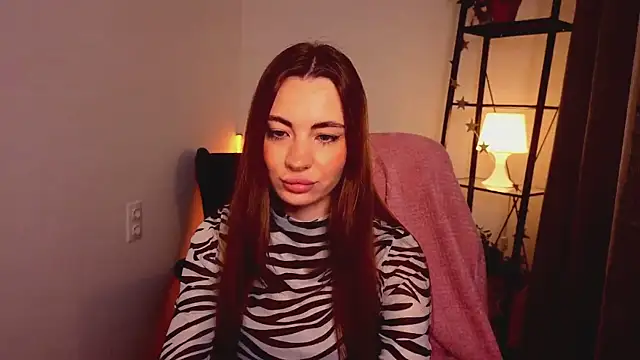 EmilyRidd online show from April 6, 5:19 am