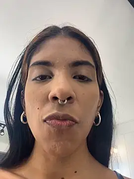 VioletaHills  online show from March 5, 12:45 pm