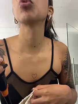 VioletaHills  online show from June 7, 1:15 pm