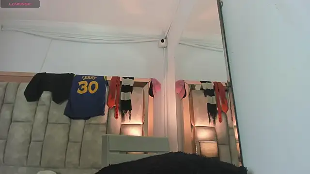 Snapshot of Titan_Moreno_ chatting on July 7, 6:47 am Titan Moreno online show from July 7, 6:47 am