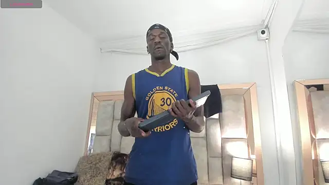 Snapshot of Titan_Moreno_ chatting on July 16, 1:06 pm Titan Moreno online show from July 16, 1:06 pm