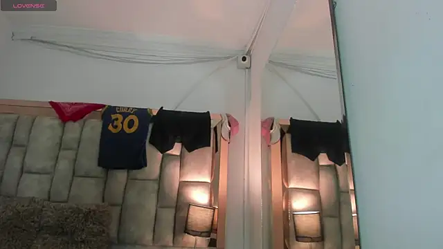 Snapshot of Titan_Moreno_ chatting on July 28, 6:20 pm Titan Moreno online show from July 28, 6:20 pm
