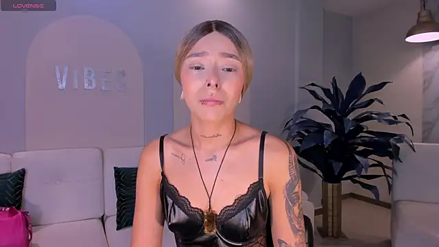 ClaireDawsonX online show from April 29, 3:10 am