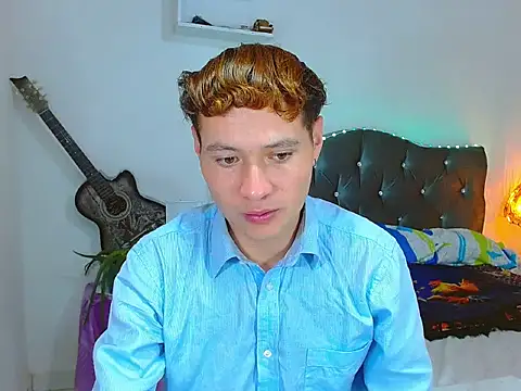  Santi2 online show from April 24, 9:28 pm
