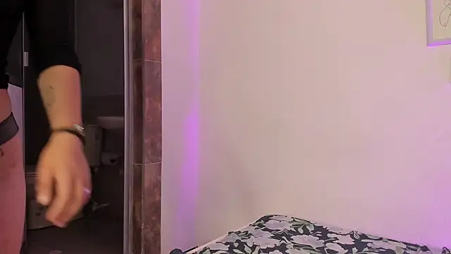 Charlotte Melody online show from March 4, 11:49 am