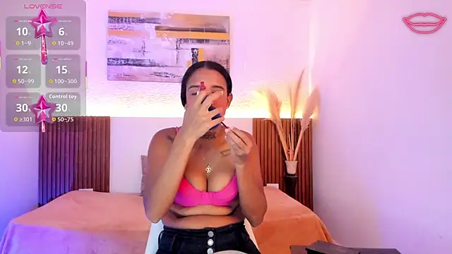 Snapshot of Tiana_Glow2 chatting on July 23, 10:29 pm Tiana Glow2 online show from July 23, 10:29 pm