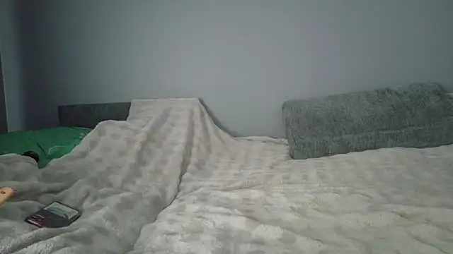 Snapshot of DesireQueen69 chatting on April 2, 7:17 am DesireQueen69 online show from April 2, 7:17 am