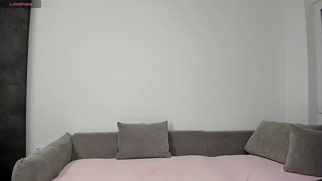 nikki-moon online show from April 25, 7:00 am
