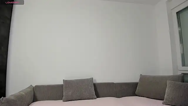 nikki-moon online show from May 2, 8:41 am