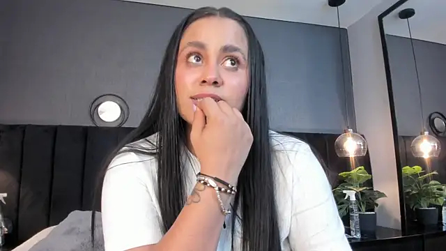 alejandra  garcia online show from June 7, 2:37 am
