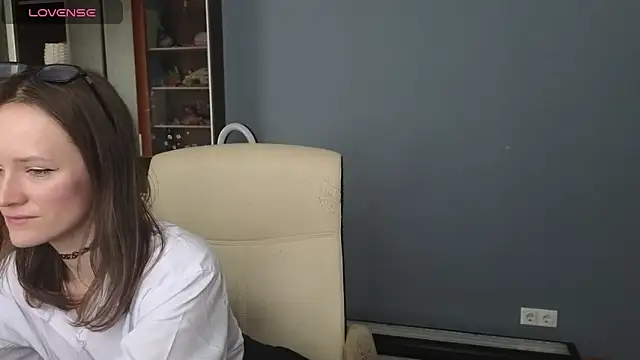 Tender Swan online show from March 18, 9:23 am