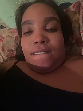 friendlybitch22 online show from April 28, 12:42 am