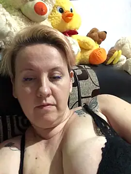 Snapshot of SofiaAmour chatting on March 28, 7:02 pm SofiaAmour online show from March 28, 7:02 pm