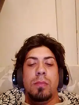 iShon777 online show from April 14, 11:00 pm