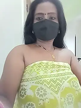 Snapshot of misti-boudii chatting on July 13, 2:25 am misti-boudii online show from July 13, 2:25 am