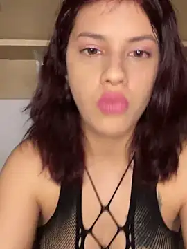 Snapshot of MommySexxy23 chatting on March 25, 7:20 pm MommySexxy23 online show from March 25, 7:20 pm