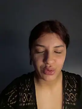 Snapshot of MommySexxy23 chatting on April 3, 6:50 pm MommySexxy23 online show from April 3, 6:50 pm