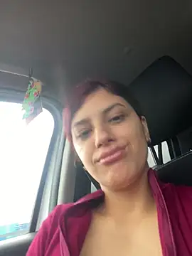 Snapshot of MommySexxy23 chatting on April 4, 7:39 am MommySexxy23 online show from April 4, 7:39 am