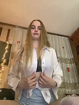 LunaVey online show from June 11, 6:17 pm