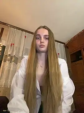 LunaVey online show from June 12, 6:18 pm