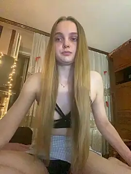 LunaVey online show from July 3, 7:42 pm