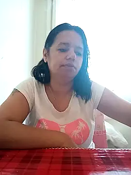 Snapshot of roxana_e43 chatting on April 16, 4:24 am roxana e43 online show from April 16, 4:24 am