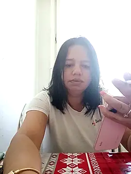Snapshot of roxana_e43 chatting on April 26, 8:12 am roxana e43 online show from April 26, 8:12 am
