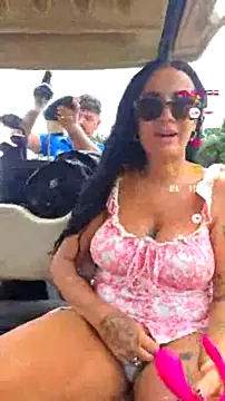 Snapshot of WifeWithPermission chatting on July 27, 10:55 am WifeWithPermission online show from July 27, 10:55 am