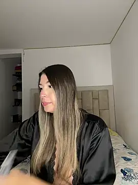 Snapshot of Julie_Rosse chatting on July 13, 4:26 am Julie Rosse online show from July 13, 4:26 am