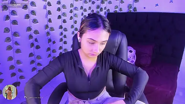 charlotte keyss online show from March 13, 2:23 pm