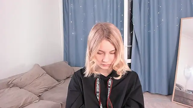 ChelseyLorick online show from March 10, 6:46 pm