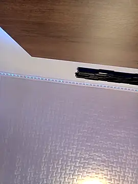 Hugo1993 online show from March 6, 5:20 pm