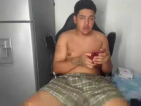 simonxxxlbear online show from February 28, 10:44 pm