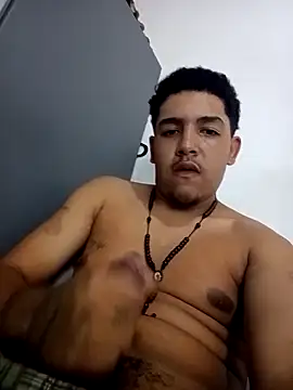 simonxxxlbear online show from March 2, 4:03 am