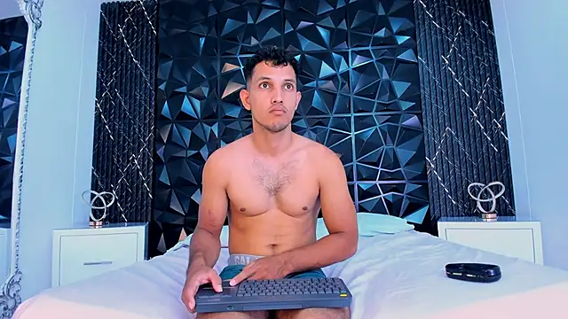 MaxiStanford online show from March 5, 9:33 pm