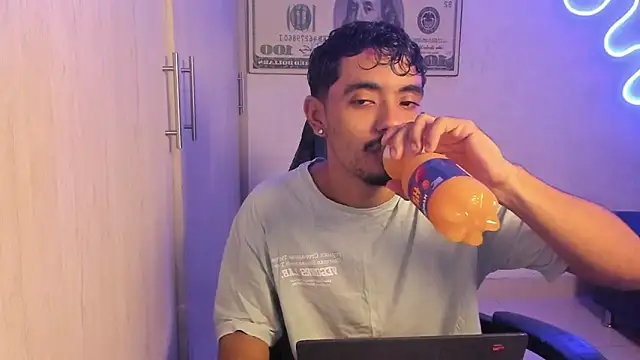 jossi12345j online show from April 30, 2:01 pm