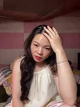 Annhiene online show from March 19, 2:43 pm