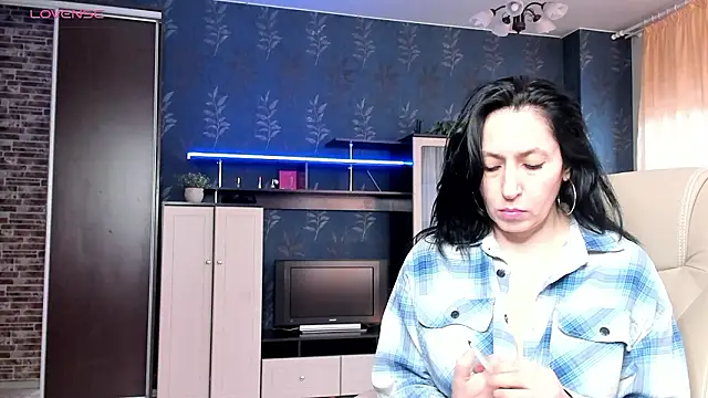 Lucky Milf online show from March 6, 10:34 am