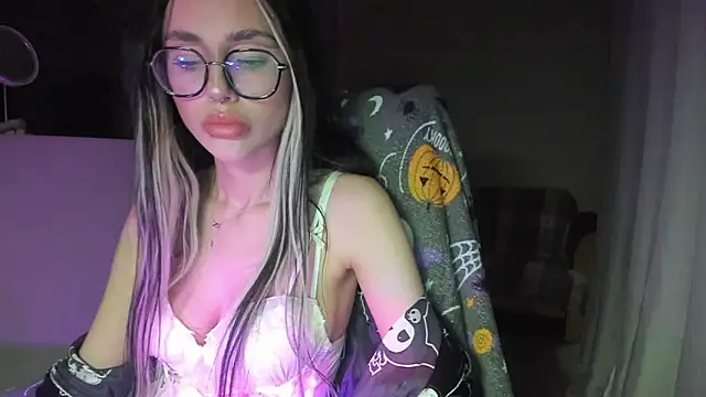 MieuCriss online show from March 17, 8:01 pm