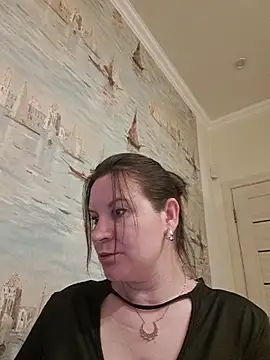 LaraHarper online show from May 5, 9:45 pm