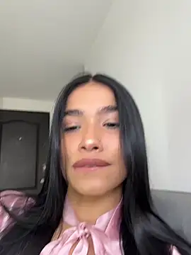 Bella Smithe online show from April 29, 3:05 pm