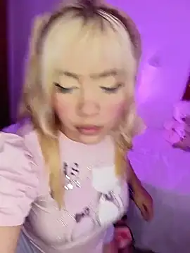 leeslyevanss online show from March 18, 5:21 am